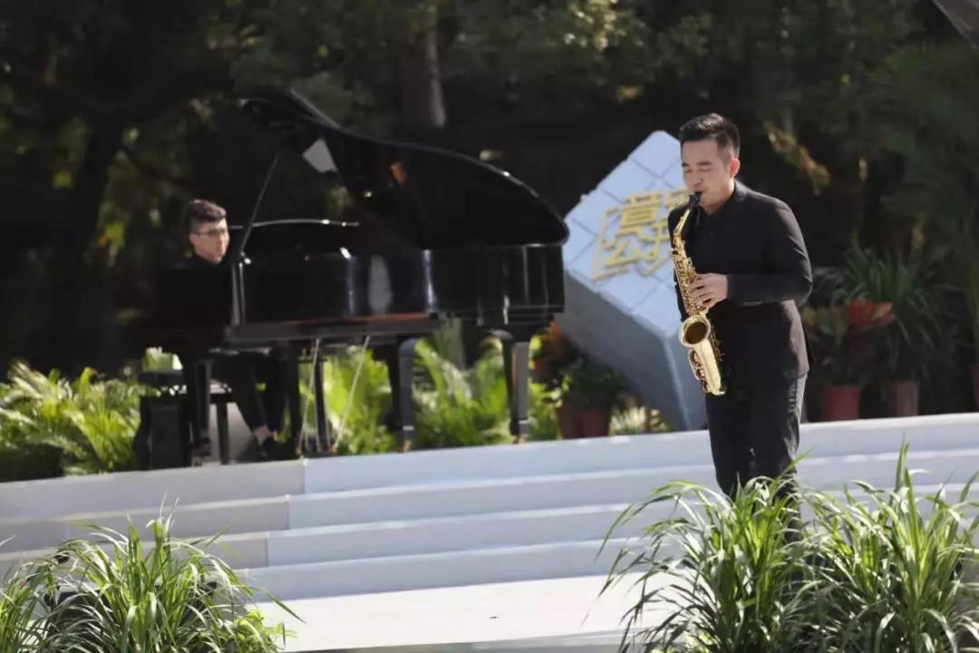 利记sbobe官网教师张鼎吹奏《查尔达什舞曲》